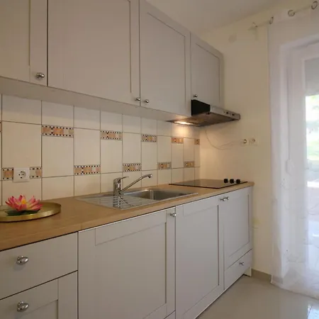 Apartment Zen Mit Eigenem Garten Und Terrasse Porec