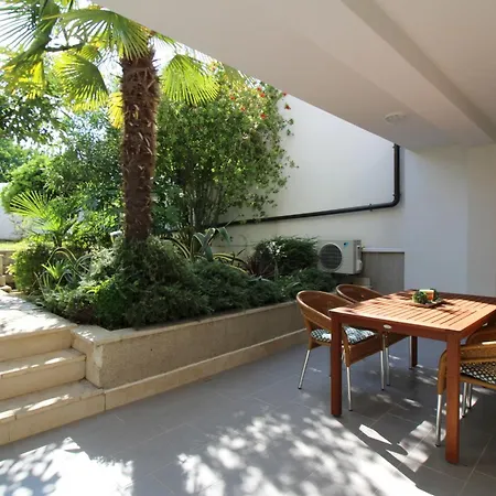 Zen Mit Eigenem Garten Und Terrasse * Porec